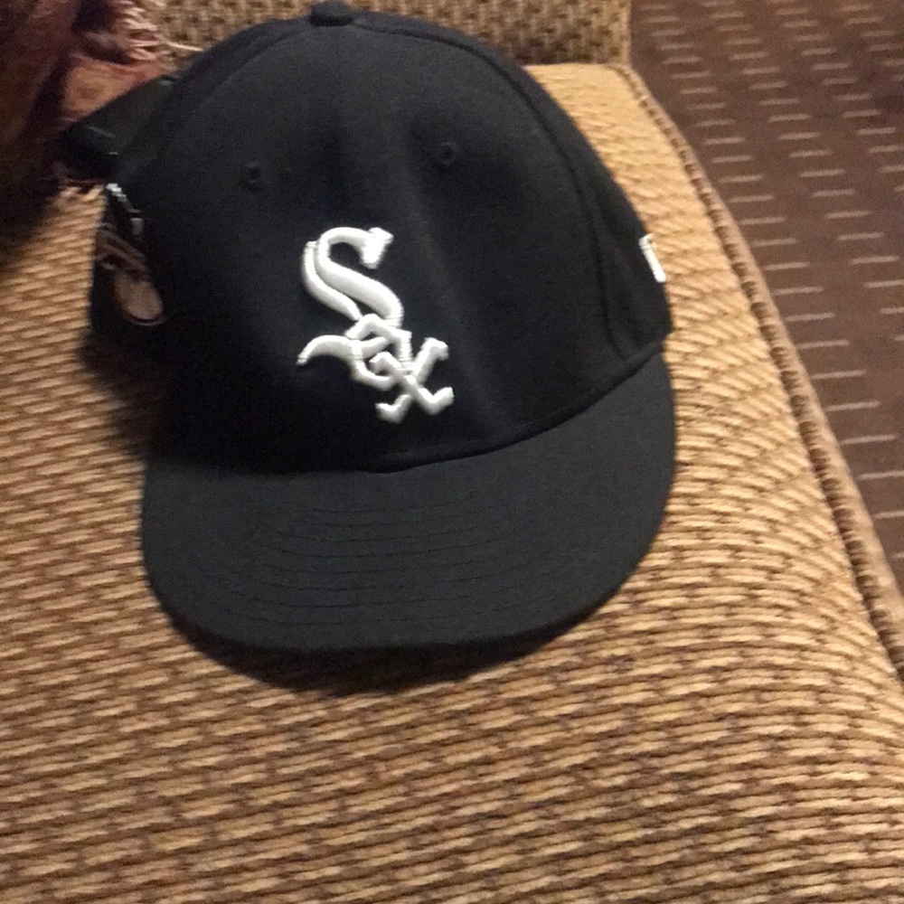 A baseball cap